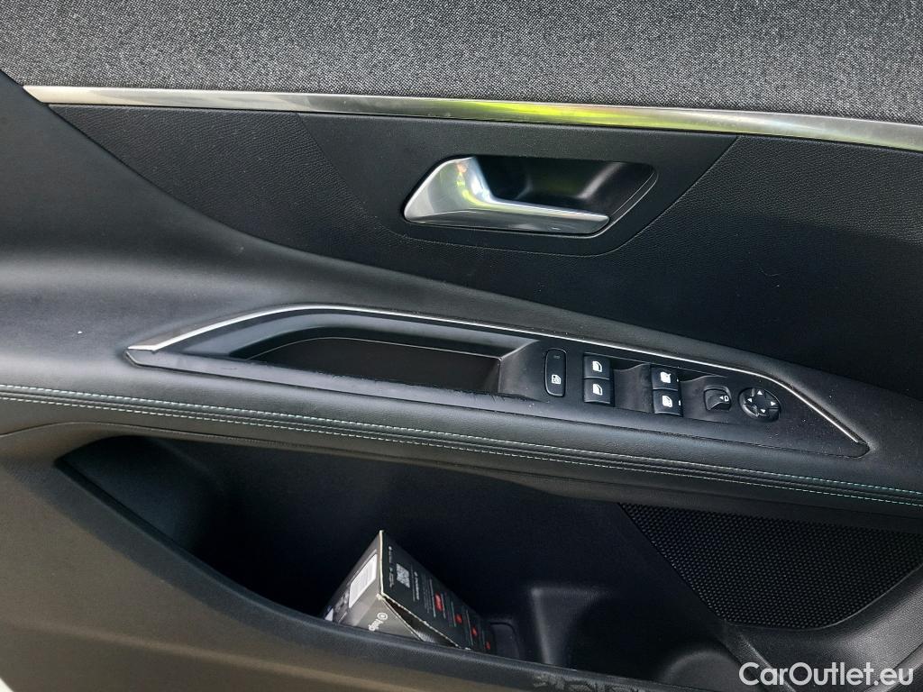  Peugeot  3008 PEUGEOT  / 2020 / 5P / todoterreno 1.5 BlueHDi 96kW S&S Allure Pack EAT8 #16