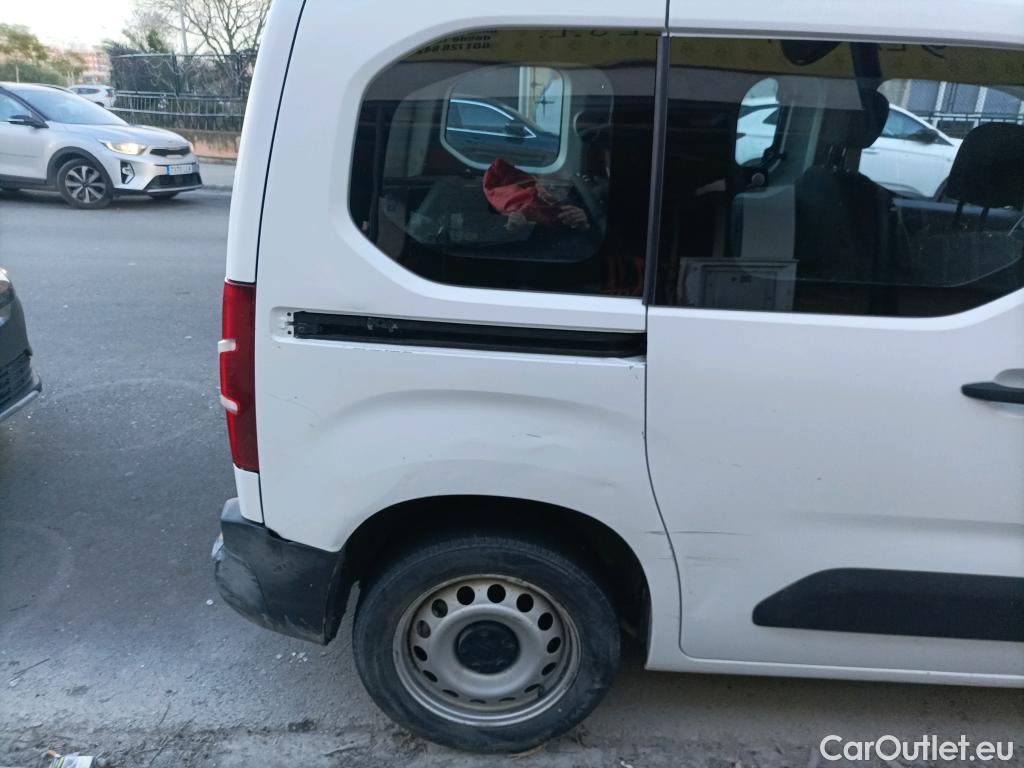  Citroen  Berlingo CITROEN  / 2018 / 4P / monovolumen compacto Talla M BlueHDi 100 S&S LIVE #8