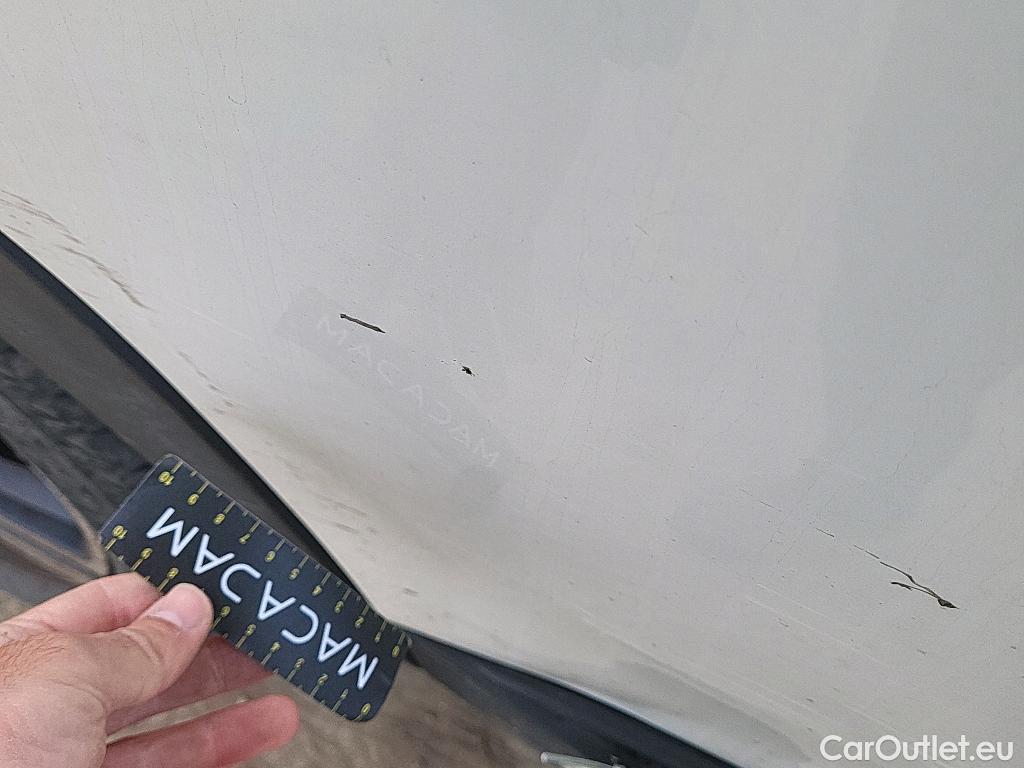  Peugeot  3008 PEUGEOT  / 2020 / 5P / todoterreno 1.5 BlueHDi 96kW S&S Allure Pack EAT8 #4