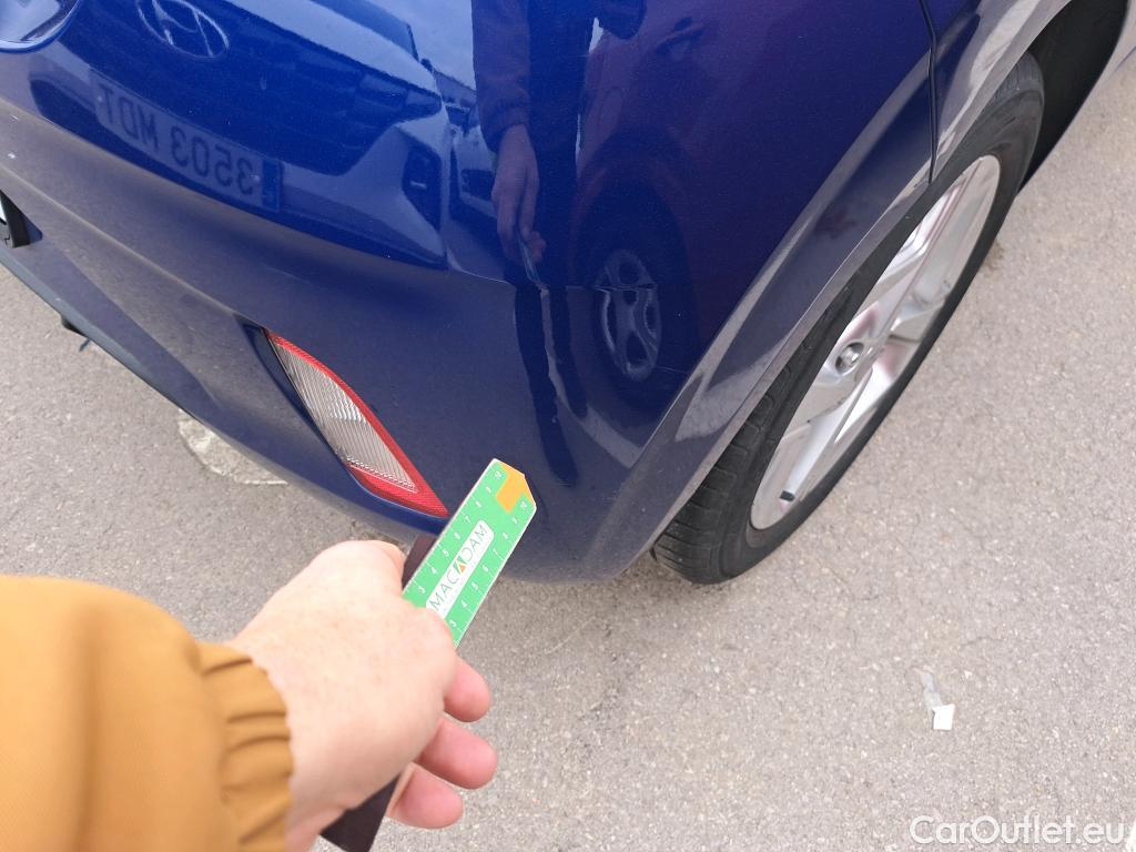  Hyundai  i10 HYUNDAI  / 2020 / 5P / berlina con portón 1.0 Klass #21