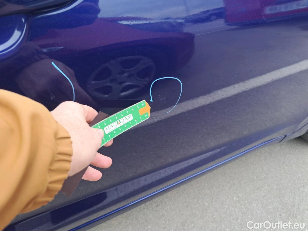  Hyundai  i10 HYUNDAI  / 2020 / 5P / berlina con portón 1.0 Klass #2