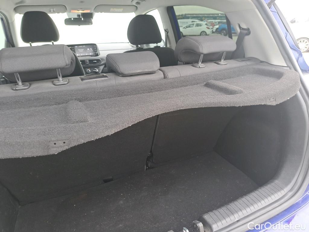  Hyundai  i10 HYUNDAI  / 2020 / 5P / berlina con portón 1.0 Klass #27