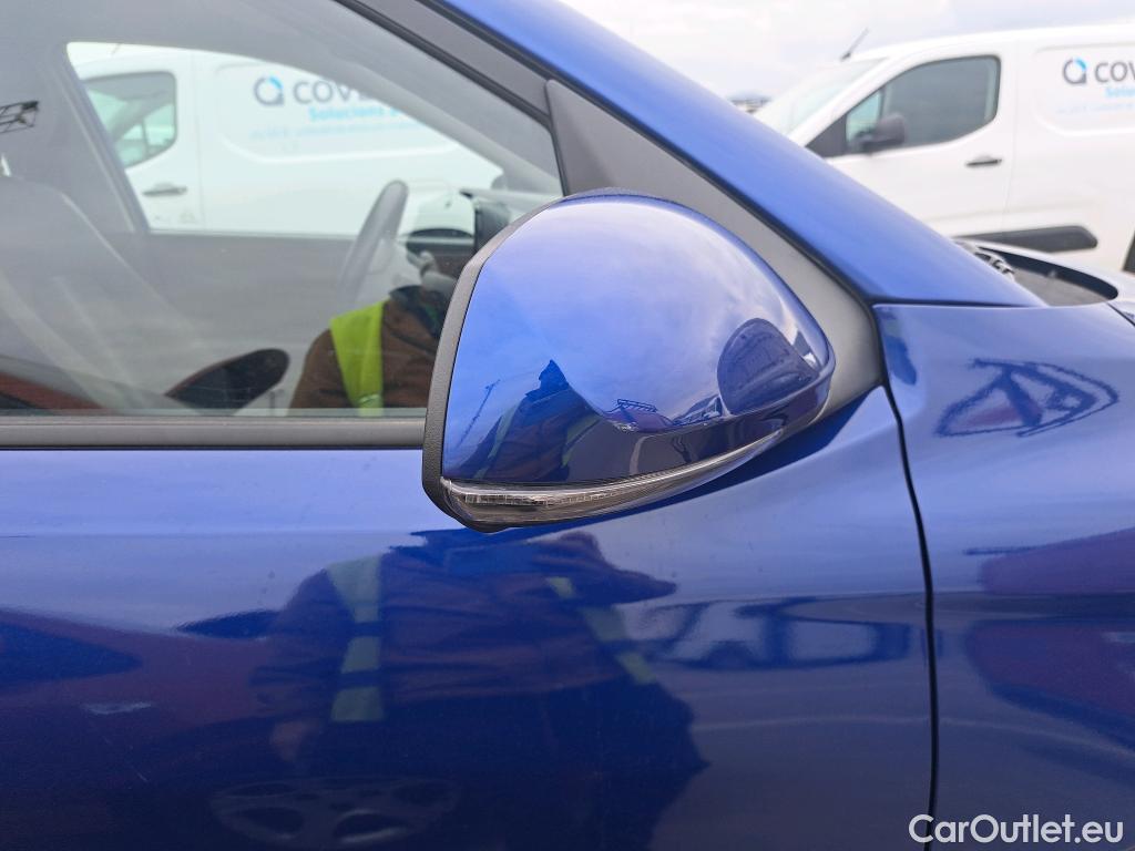  Hyundai  i10 HYUNDAI  / 2020 / 5P / berlina con portón 1.0 Klass #22