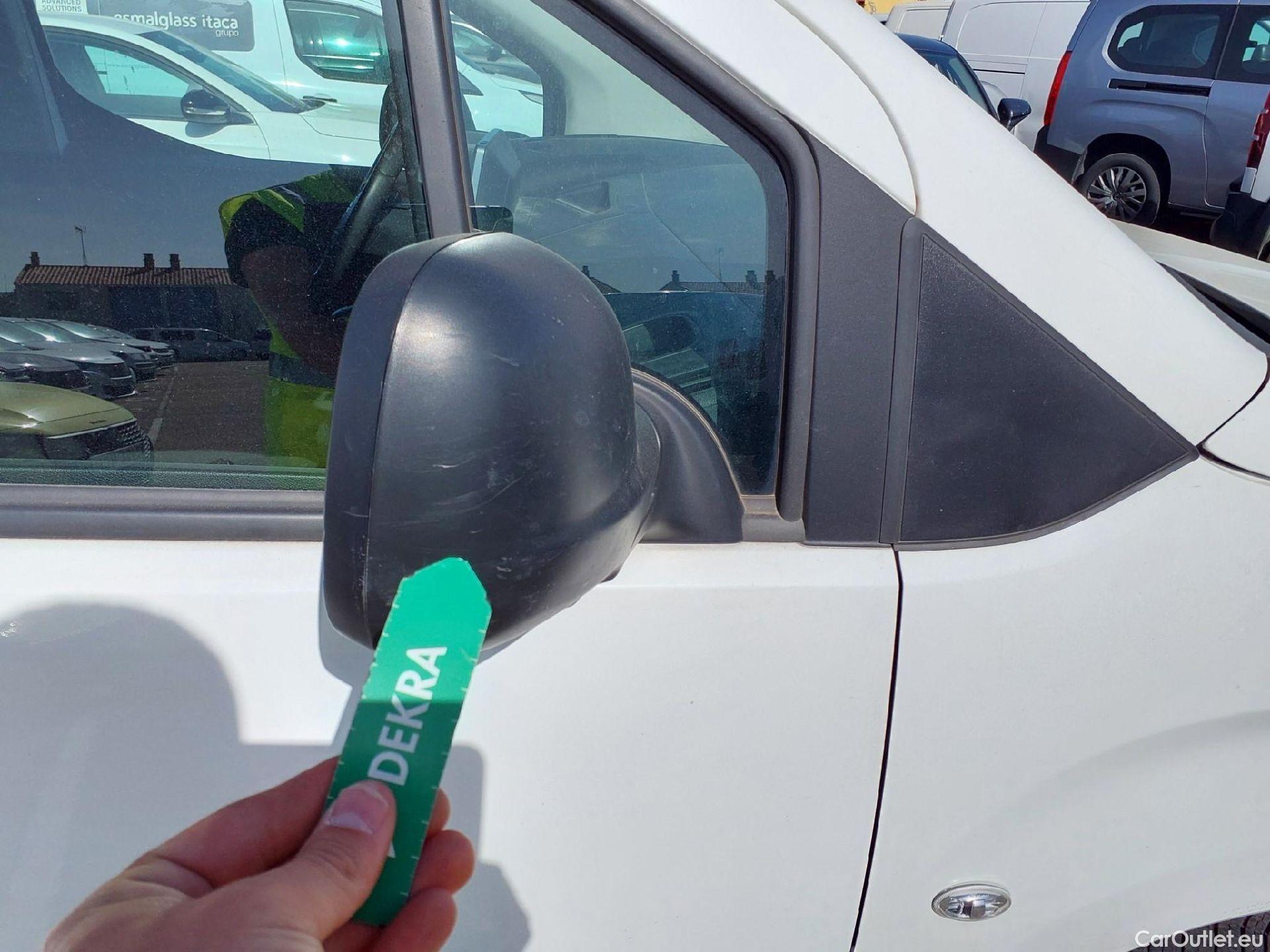  Opel  Combo OPEL  Life / 2018 / 5P / combi 1.5 TD 75kW (100CV) S/S Edition L (IND) #40