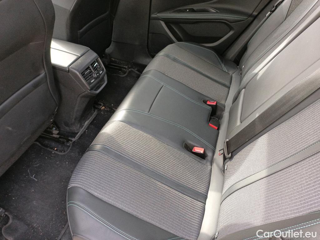  Peugeot  3008 PEUGEOT  Hybrid / 2020 / 5P / todoterreno 225 e-EAT8 Allure (AC2) #17