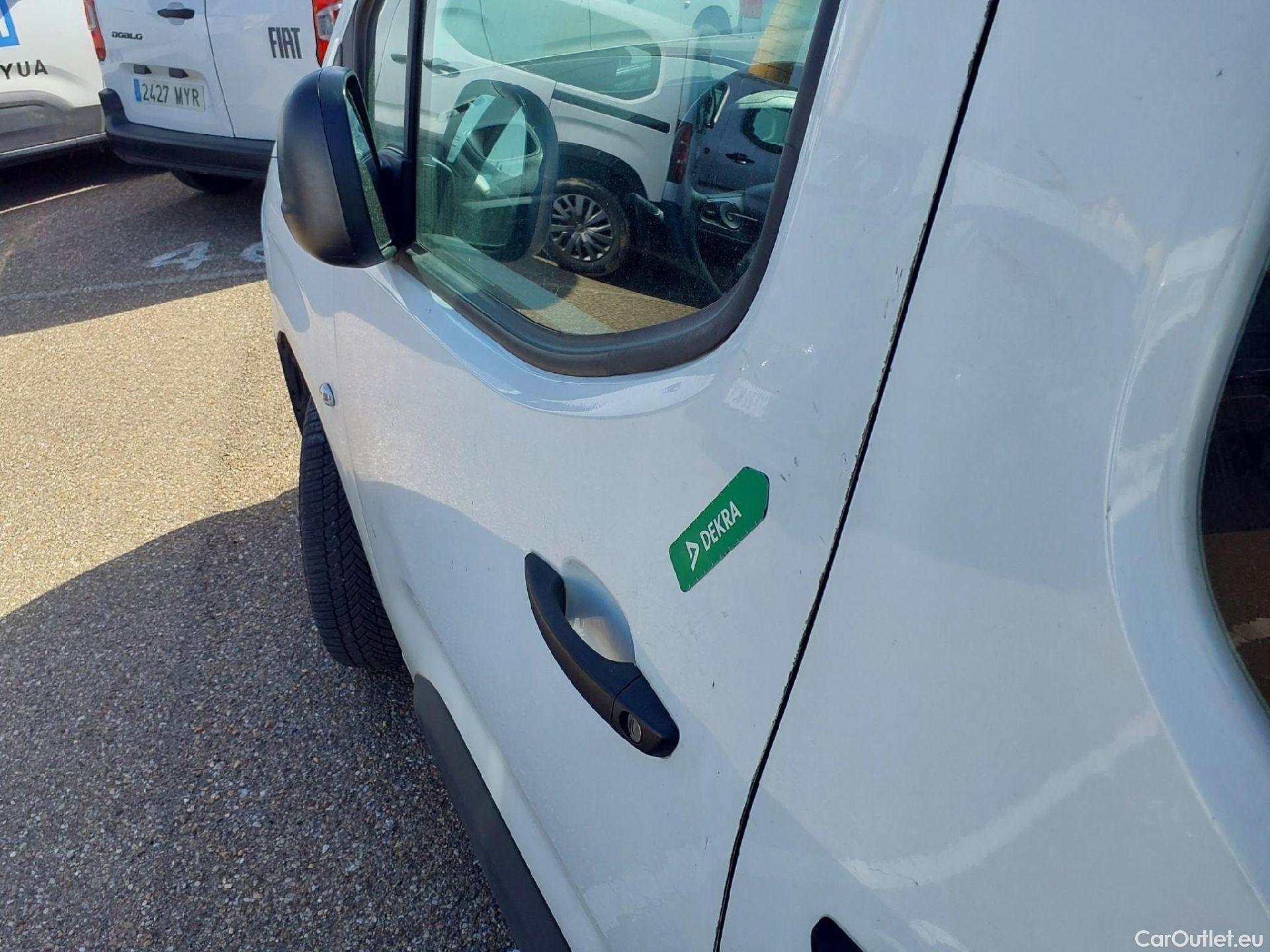  Opel  Combo OPEL  Life / 2018 / 5P / combi 1.5 TD 75kW (100CV) S/S Edition L (IND) #13