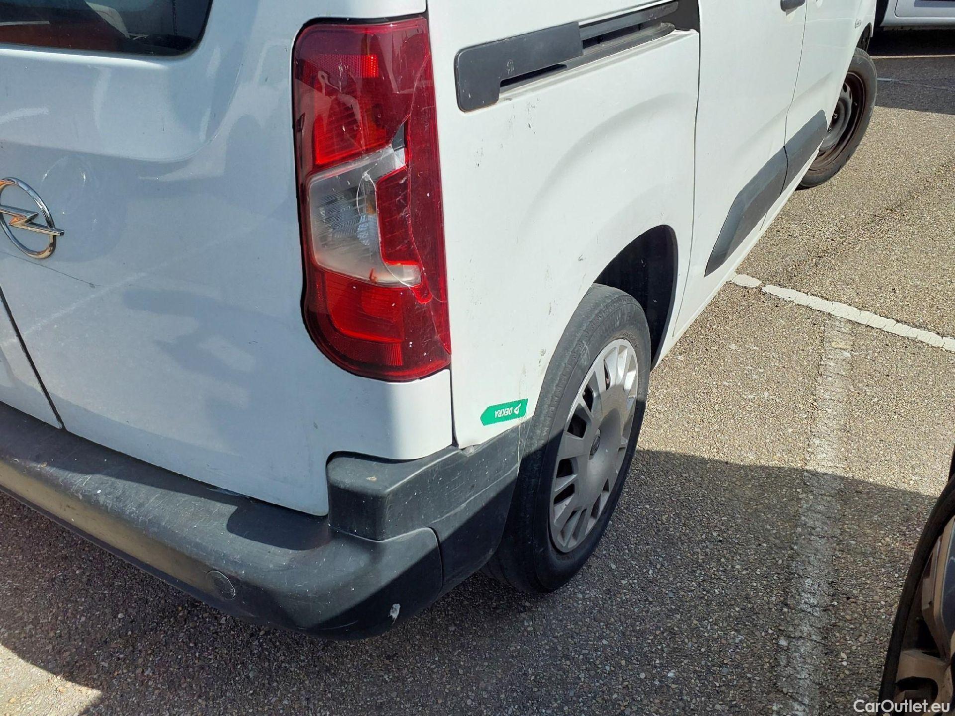  Opel  Combo OPEL  Life / 2018 / 5P / combi 1.5 TD 75kW (100CV) S/S Edition L (IND) #37