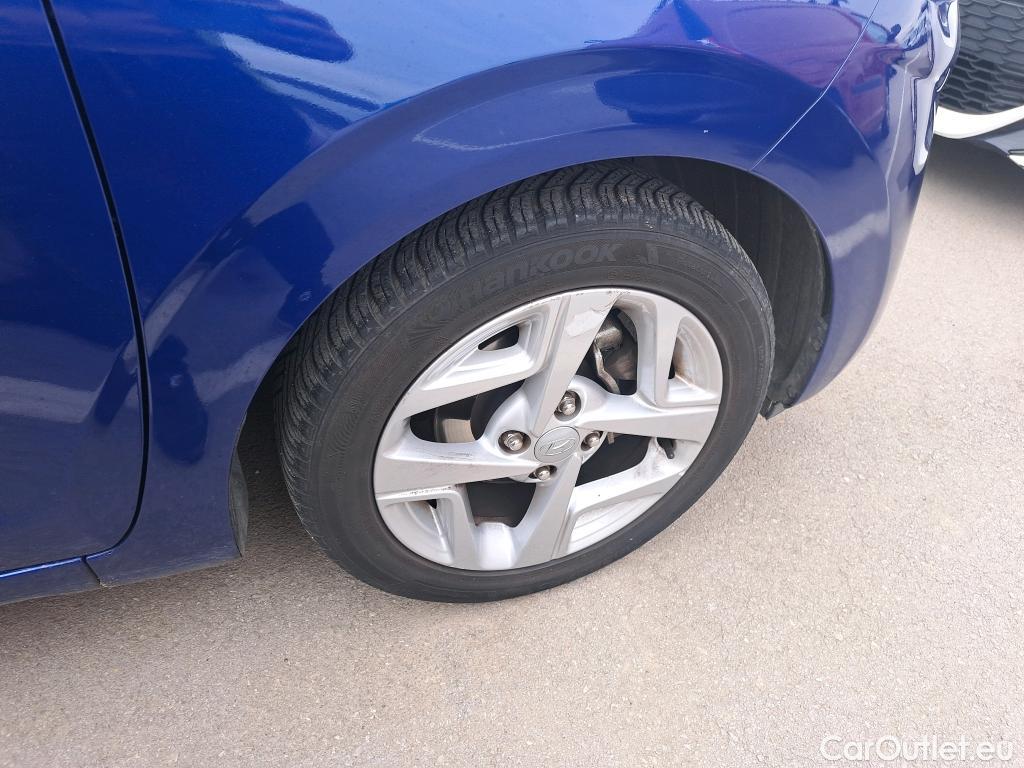  Hyundai  i10 HYUNDAI  / 2020 / 5P / berlina con portón 1.0 Klass #12