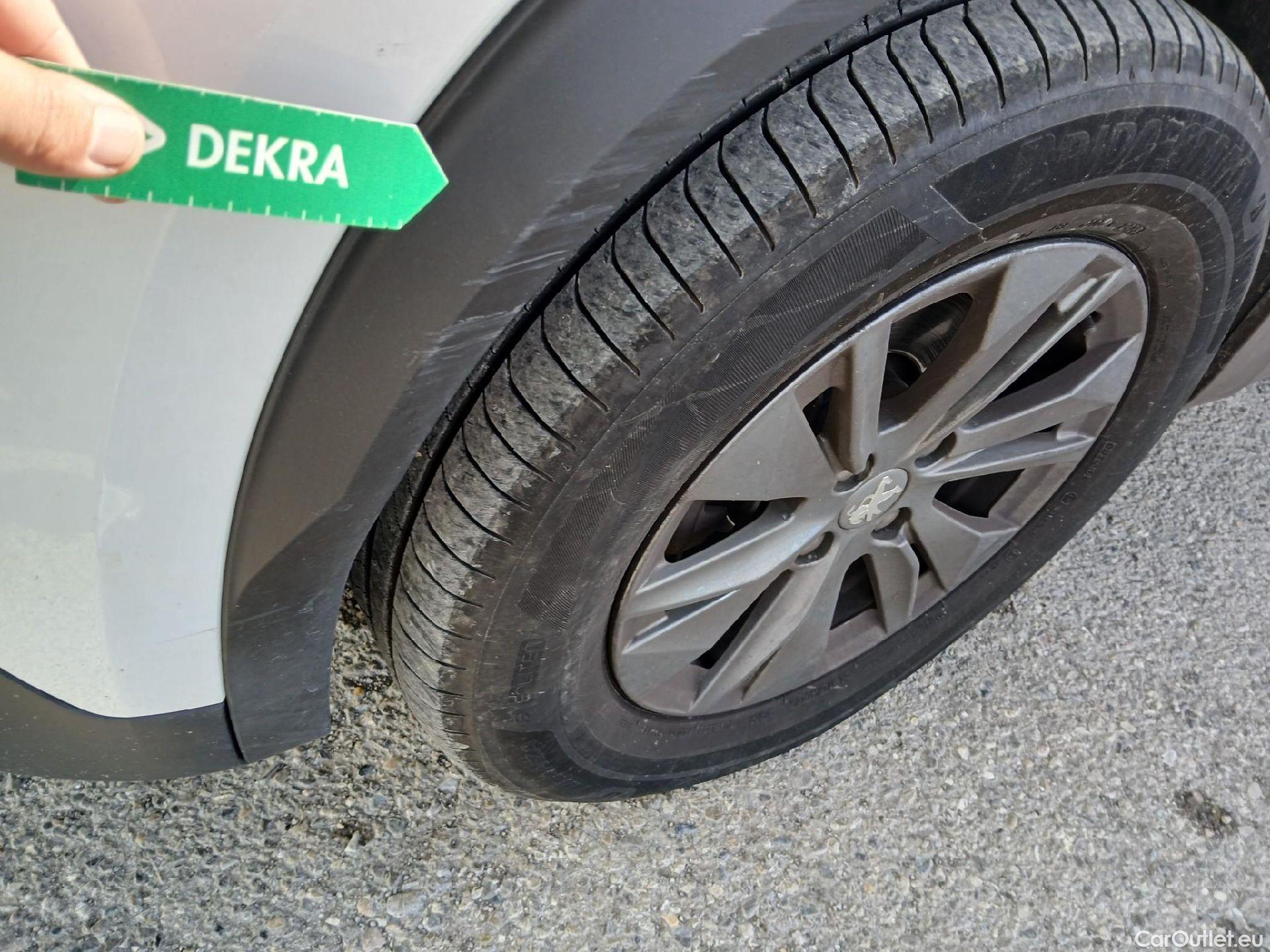  Peugeot  2008  Active Pack 1.2 PureTech 130CV MT6 E6d #9