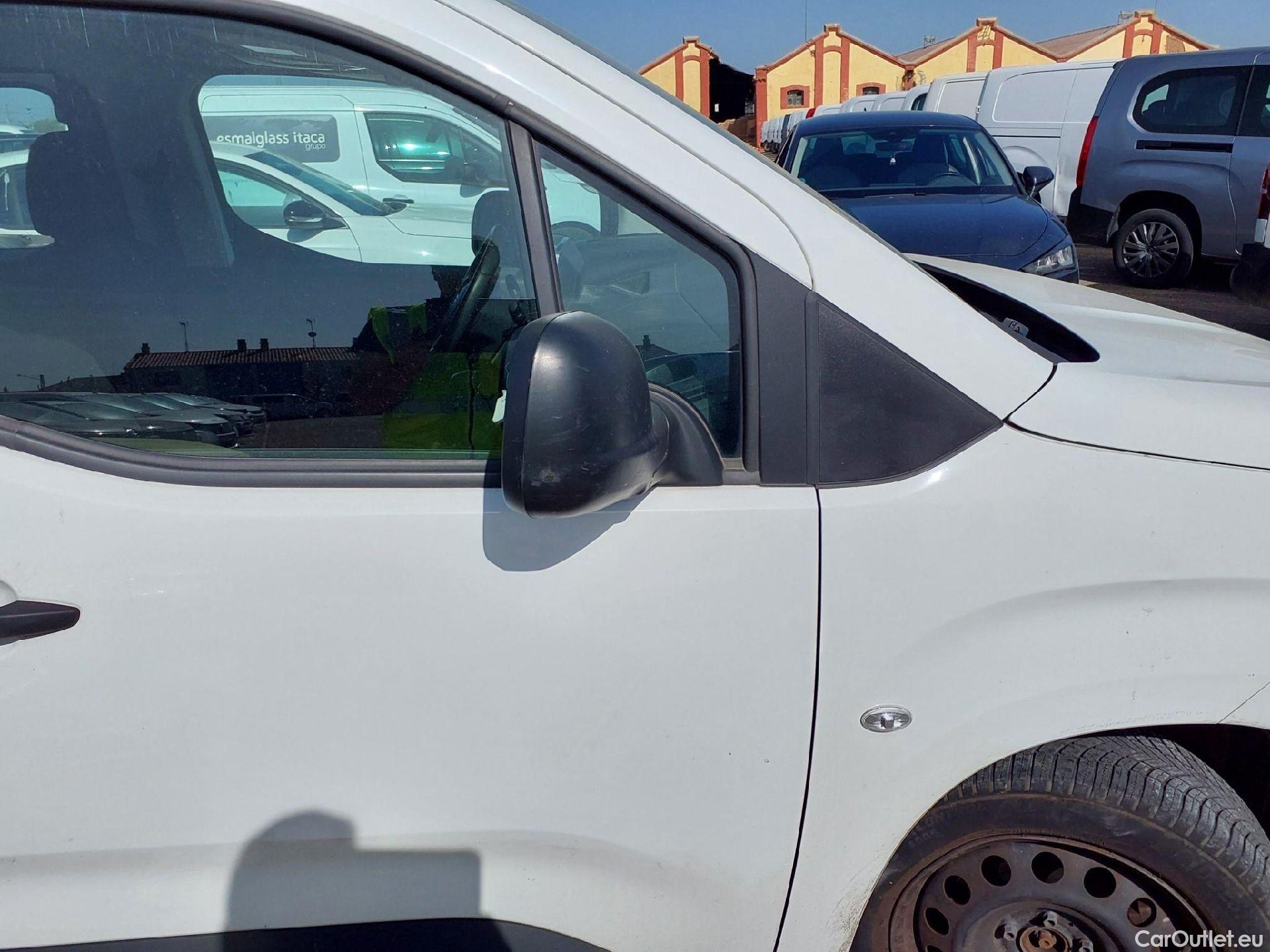  Opel  Combo OPEL  Life / 2018 / 5P / combi 1.5 TD 75kW (100CV) S/S Edition L (IND) #41