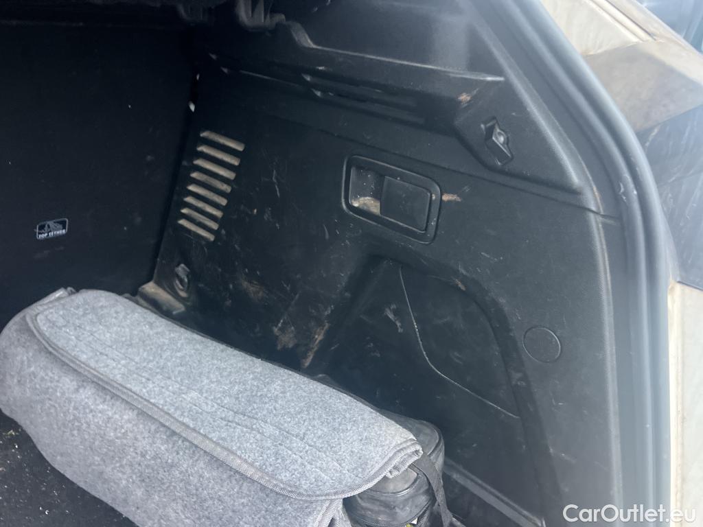  Peugeot  3008 PEUGEOT  / 2016 / 5P / todoterreno 1.5 BlueHDi 96kW (130CV) S&S Allure EAT8 #33