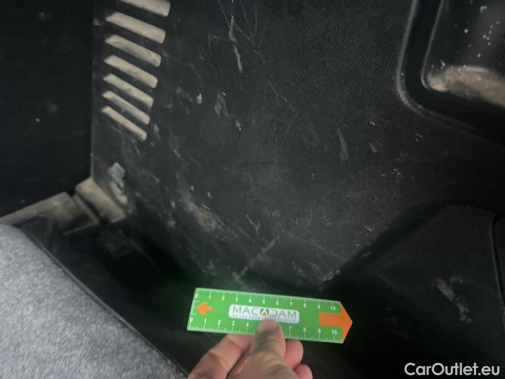  Peugeot  3008 PEUGEOT  / 2016 / 5P / todoterreno 1.5 BlueHDi 96kW (130CV) S&S Allure EAT8 #34