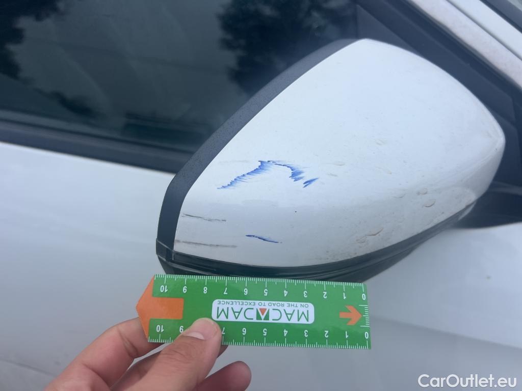  Peugeot  3008 PEUGEOT  / 2016 / 5P / todoterreno 1.5 BlueHDi 96kW (130CV) S&S Allure EAT8 #55