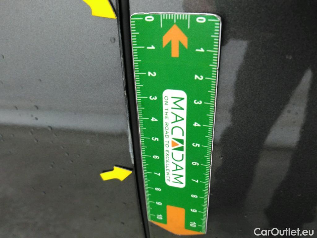  Peugeot  3008 PEUGEOT  / 2020 / 5P / SUV 1.6 HYBRID4 300 E-EAT8 GT #35