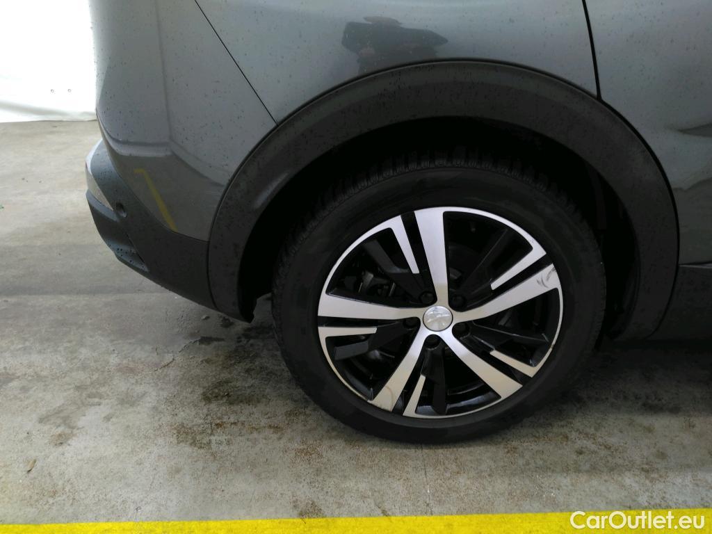  Peugeot  3008 PEUGEOT  / 2020 / 5P / SUV 1.6 HYBRID4 300 E-EAT8 GT #11