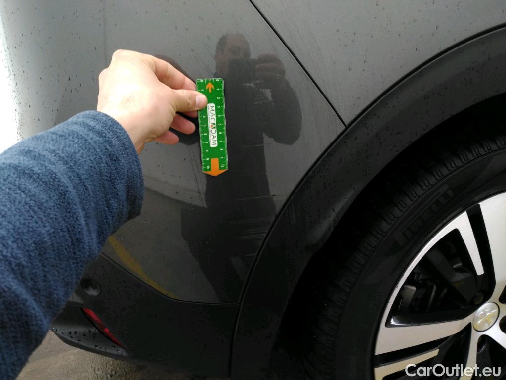  Peugeot  3008 PEUGEOT  / 2020 / 5P / SUV 1.6 HYBRID4 300 E-EAT8 GT #17