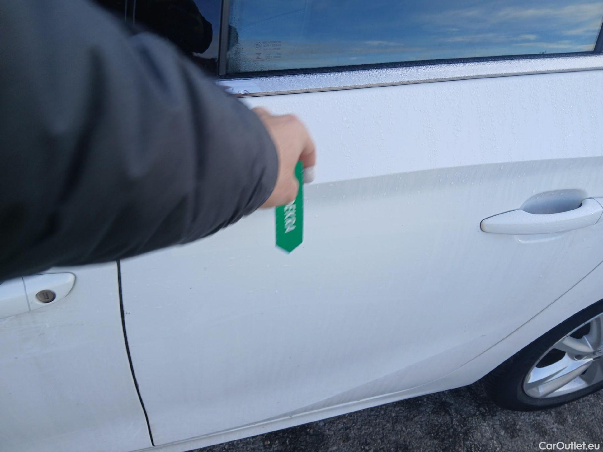  Opel  Corsa OPEL  1.2T XHL 74kW (100CV) Elegance #9