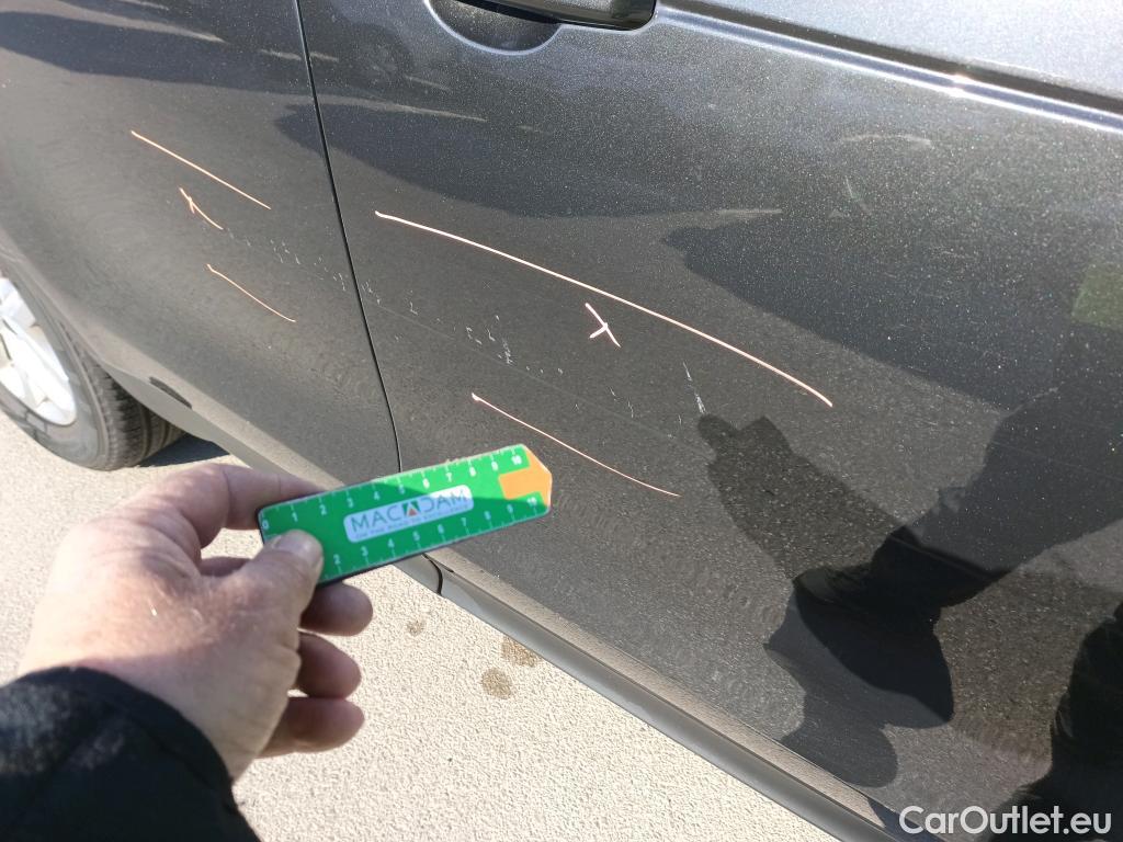  Land Rover  Discovery LAND ROVER  7 Plazas 2.0 I4 TD4 132kW (180CV) S Auto #18