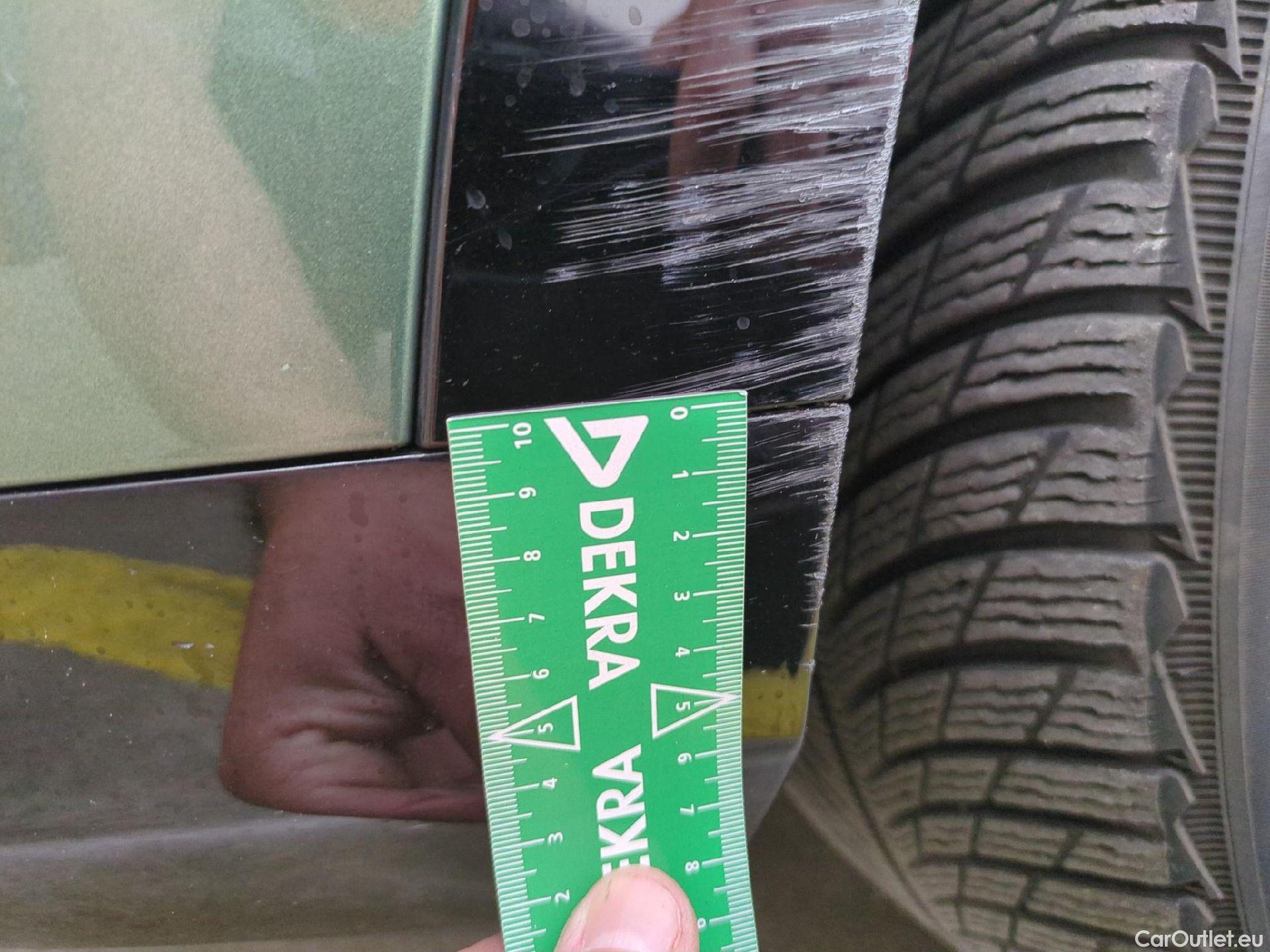  KIA  Sportage KIA  / 2021 / 5P / SUV 1.6 T-GDI 265 PHEV AUTO 4WD GT-L PREM BU #8