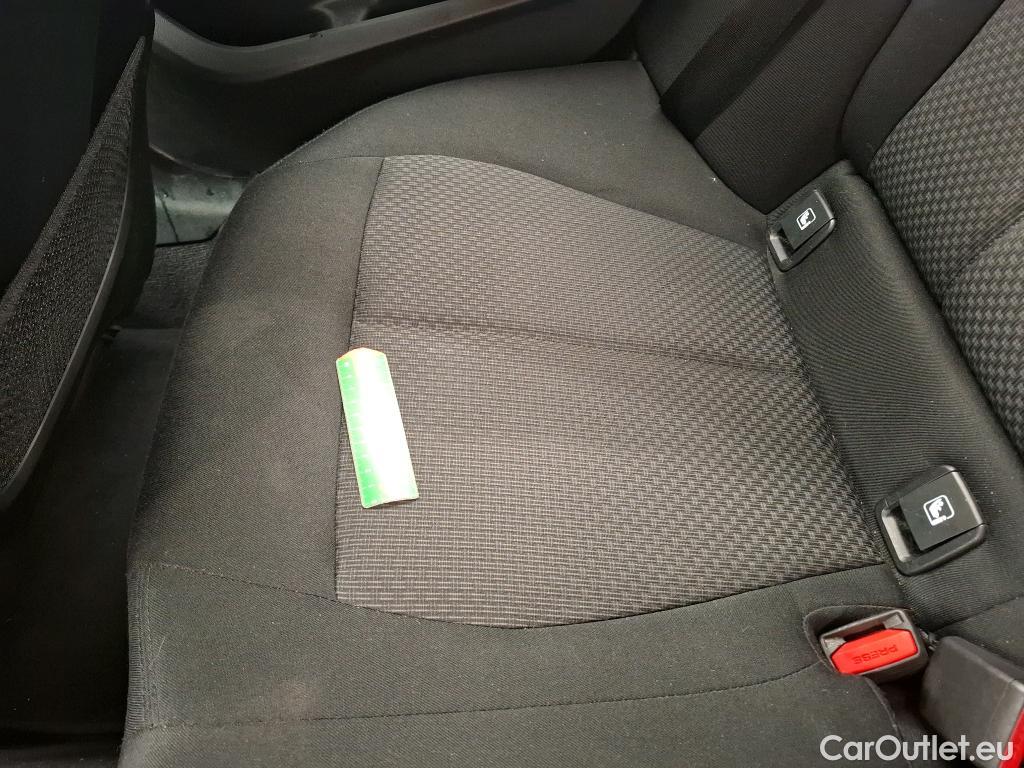  Bmw  Serie 1 BMW Série 1 / 2019 / 5P / Berline 116i DKG7 Business Design #28