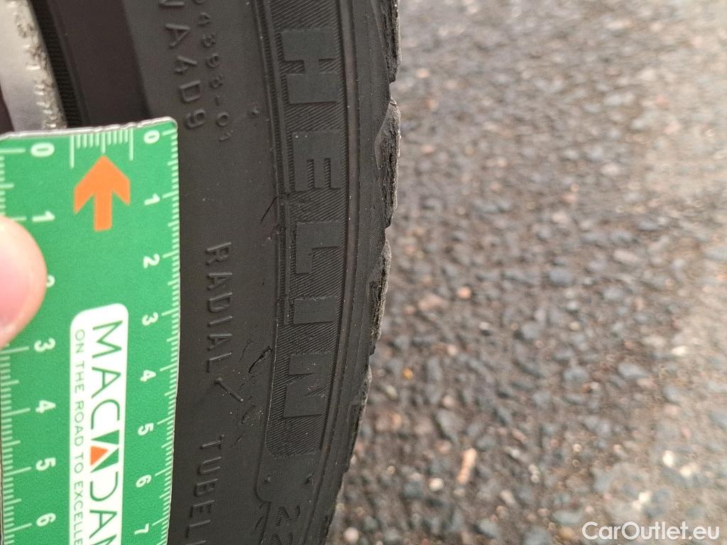  Bmw  Serie 1 BMW Série 1 / 2019 / 5P / Berline 116i DKG7 Business Design #19