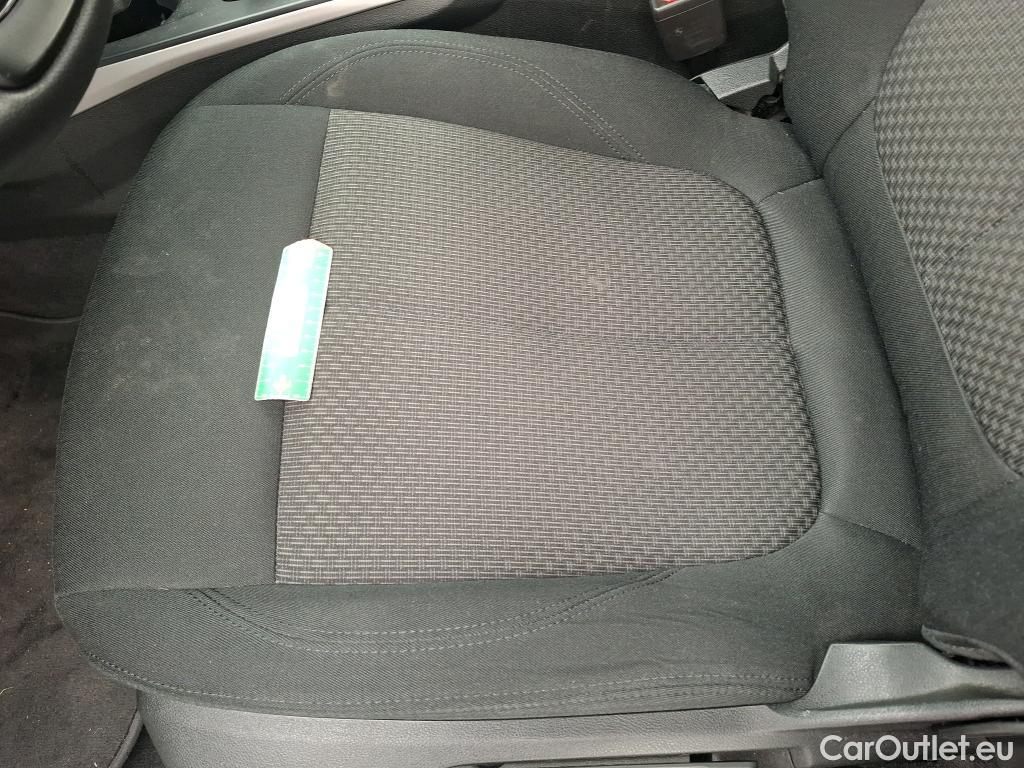  Bmw  Serie 1 BMW Série 1 / 2019 / 5P / Berline 116i DKG7 Business Design #26