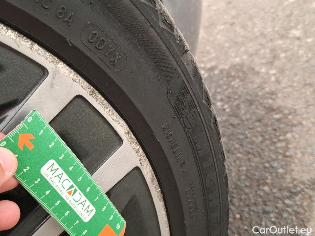  Bmw  Serie 1 BMW Série 1 / 2019 / 5P / Berline 116i DKG7 Business Design #10