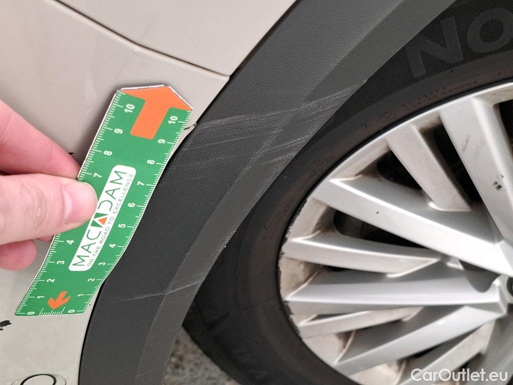  Volkswagen  T-ROC  Life Business 2.0 TDI 150CV BVA7 E6d #38