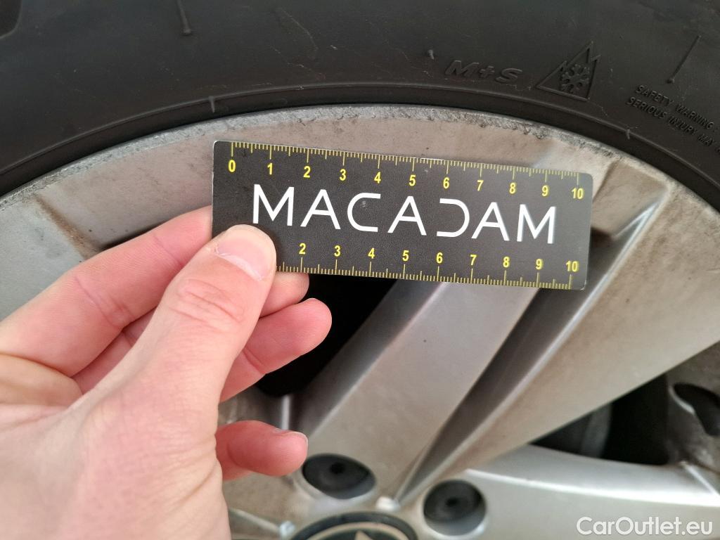  Volkswagen  Golf  / 2020 / 5P / Berline 2.0 TDI SCR 115 DSG7 LIFE BUSINESS #9