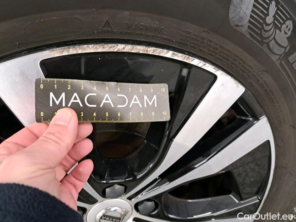  Volvo  XC60 VOLVO  / 2017 / 5P / SUV Recharge T6 340 Geartro Business Exe #9