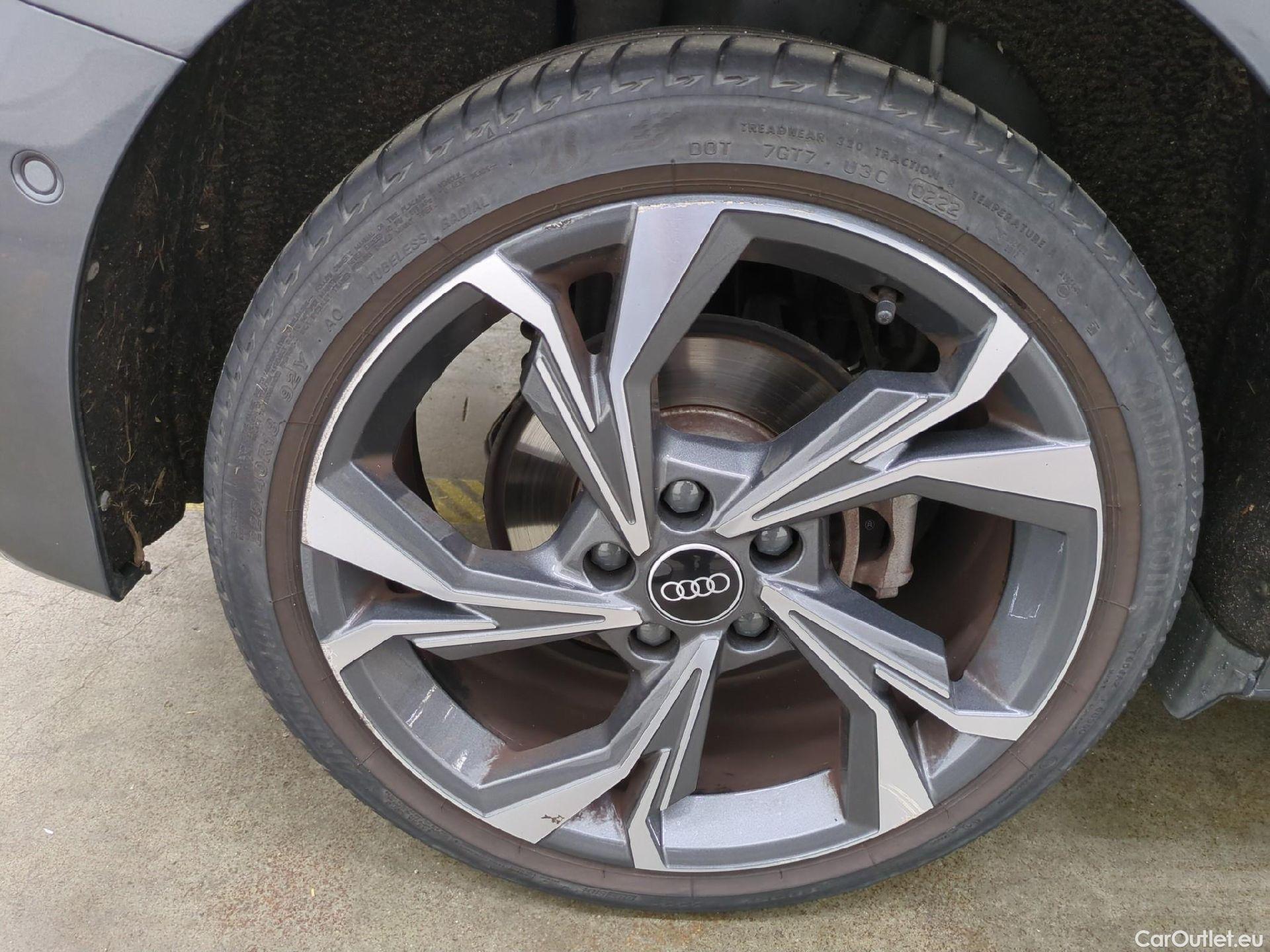  Audi  A3 AUDI  Sportback / 2020 / 5P / Berline 40 TFSI e 204 S Tronic S Line #1