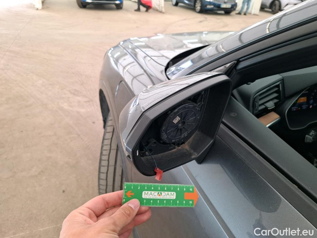  Audi  Q3 AUDI  / 2018 / 5P / SUV 45 TFSI E 245 S TRONIC S LINE #16