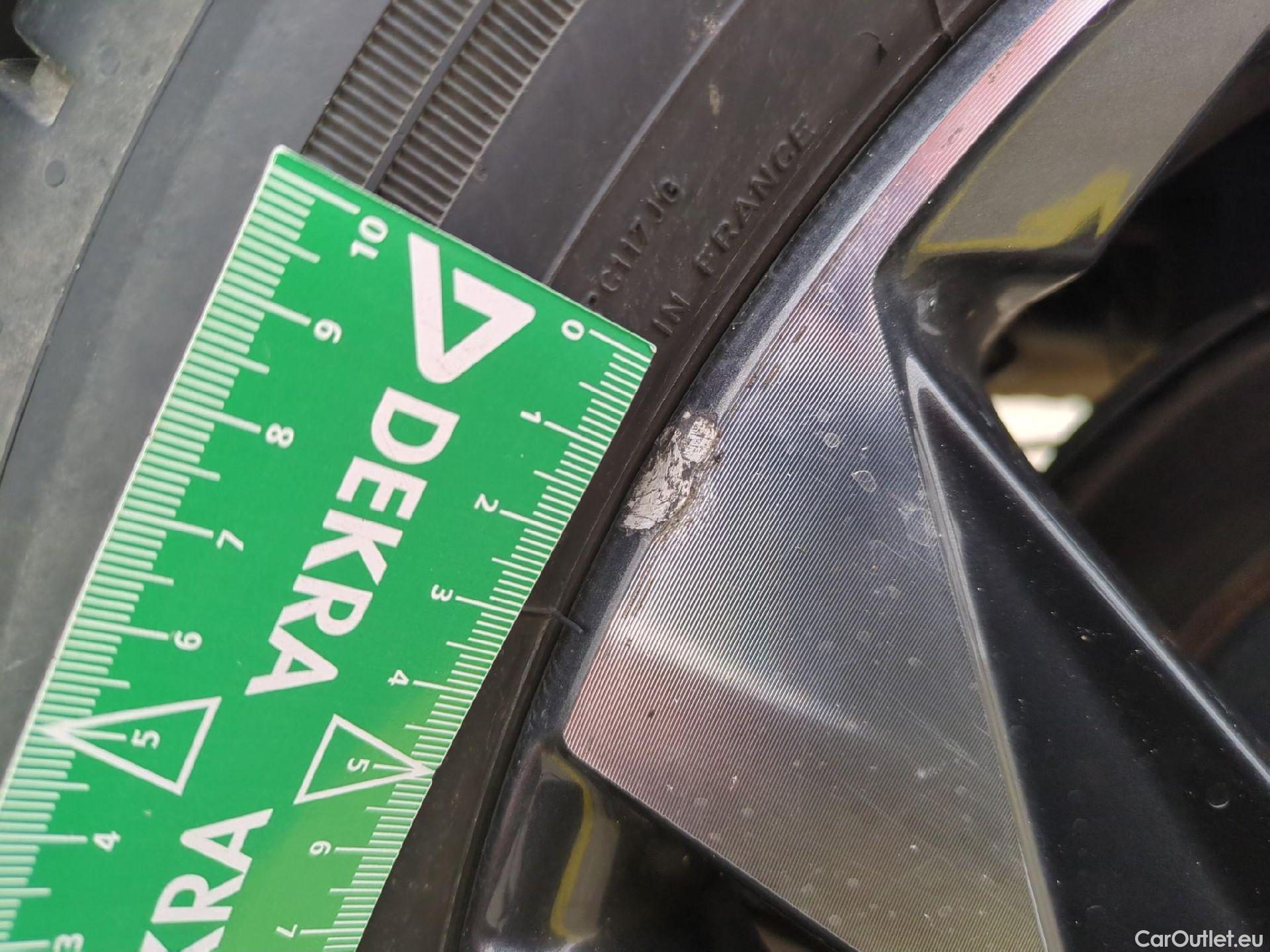  Hyundai  Bayon HYUNDAI  / 2021 / 5P / SUV 1.0 T-GDI 100 HYBRID 48V INTUITIVE #4