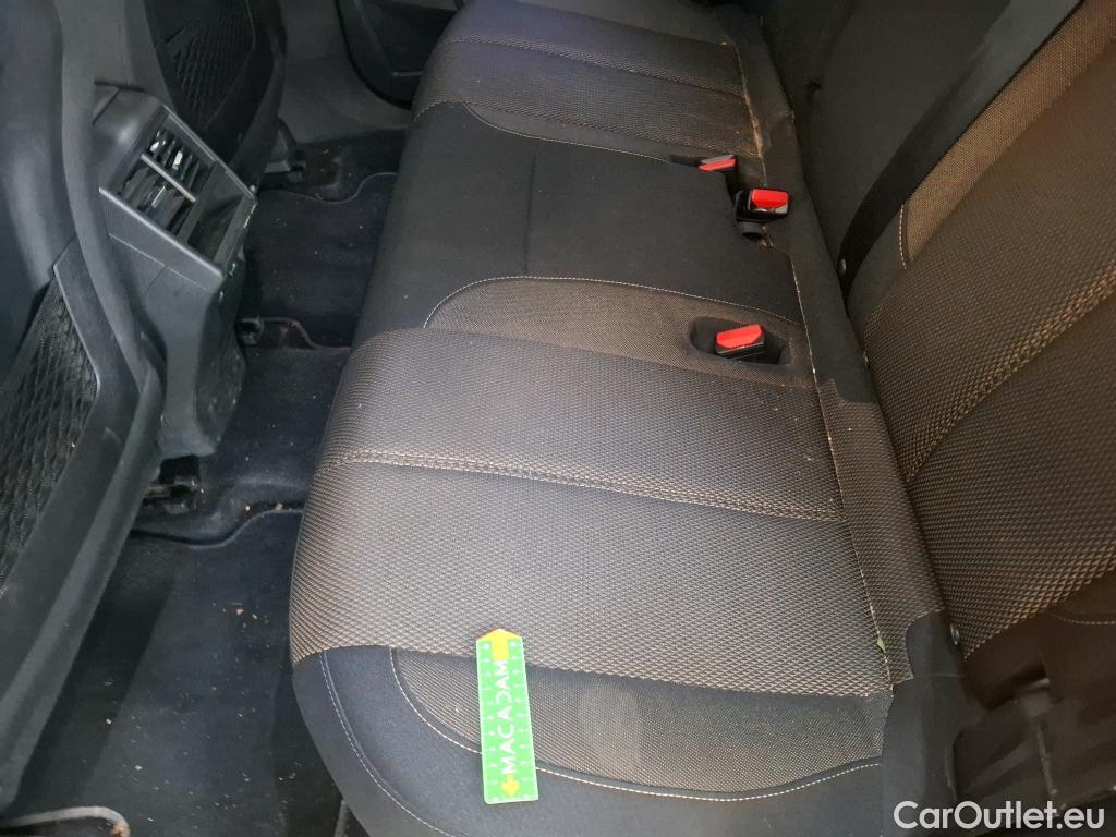  DS  DS7 DS DS 7 Crossback / 2017 / 5P / SUV E-TENSE 225 Business #40