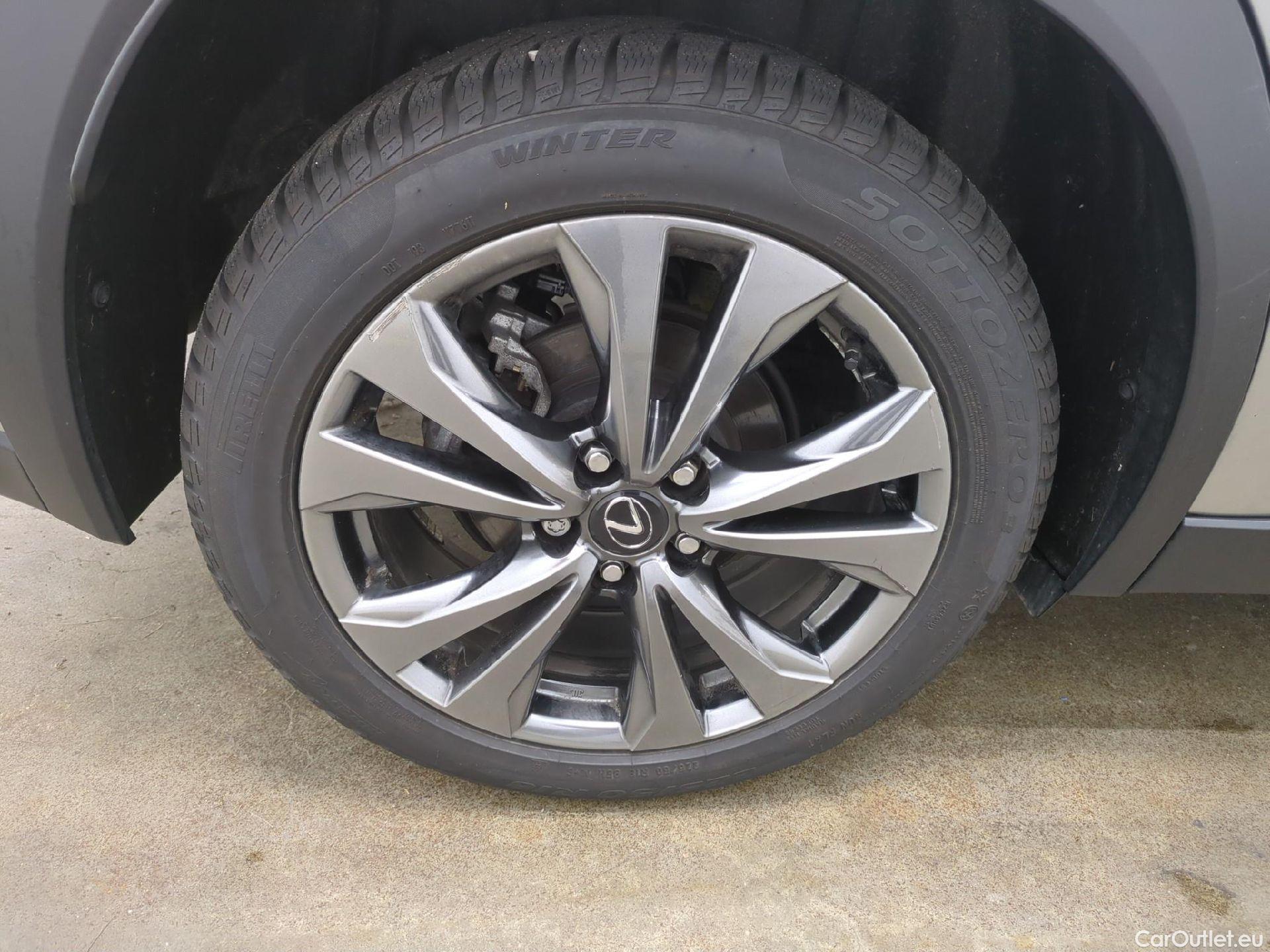  Lexus  UX LEXUS  / 2018 / 5P / SUV 300h 2WD F SPORT Design #8