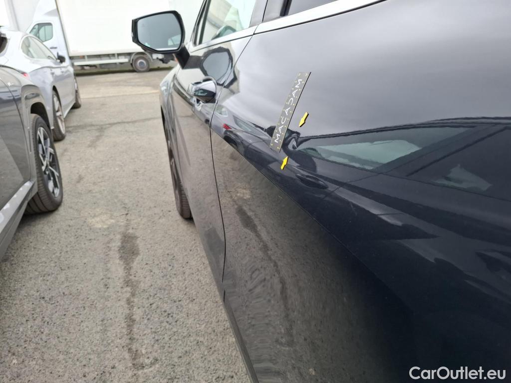  KIA  Sportage KIA  / 2021 / 5P / SUV 1.6 T-GDI 265 PHEV AUTO 4WD GT-LINE PREM #31