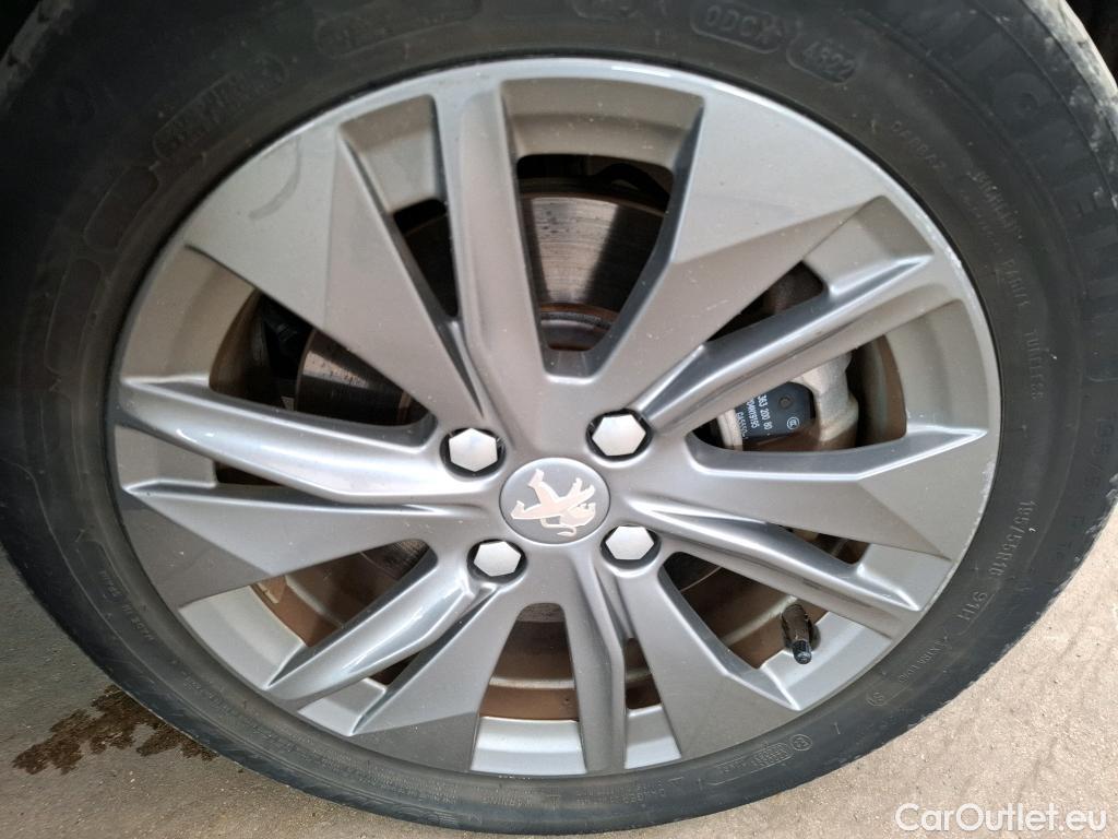  Peugeot  208  (e-) Style 50kWh BVA #9