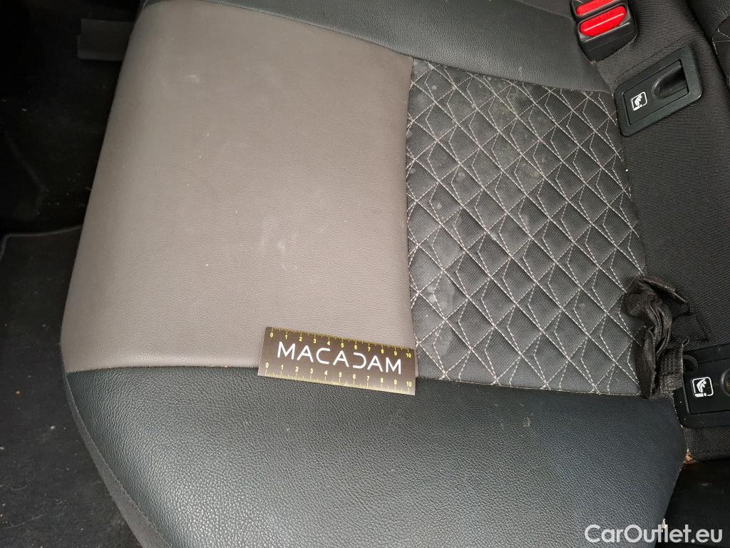  Toyota  C-HR TOYOTA  / 2016 / 5P / SUV 1.8 HYBRIDE 122 DISTINCTIVE #8