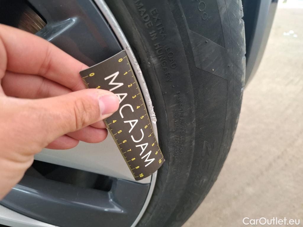  Tesla  Model Y TESLA  / 2021 / 5P / SUV RWD #26