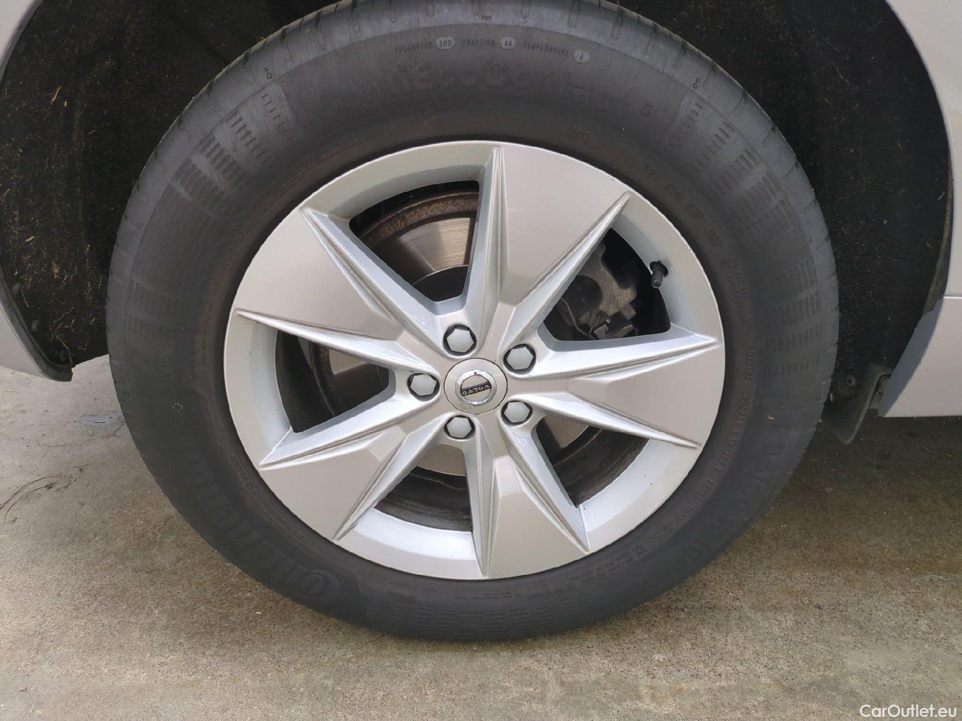  Volvo  XC60 VOLVO  / 2021 / 5P / SUV B4 197 Geartronic Start #4