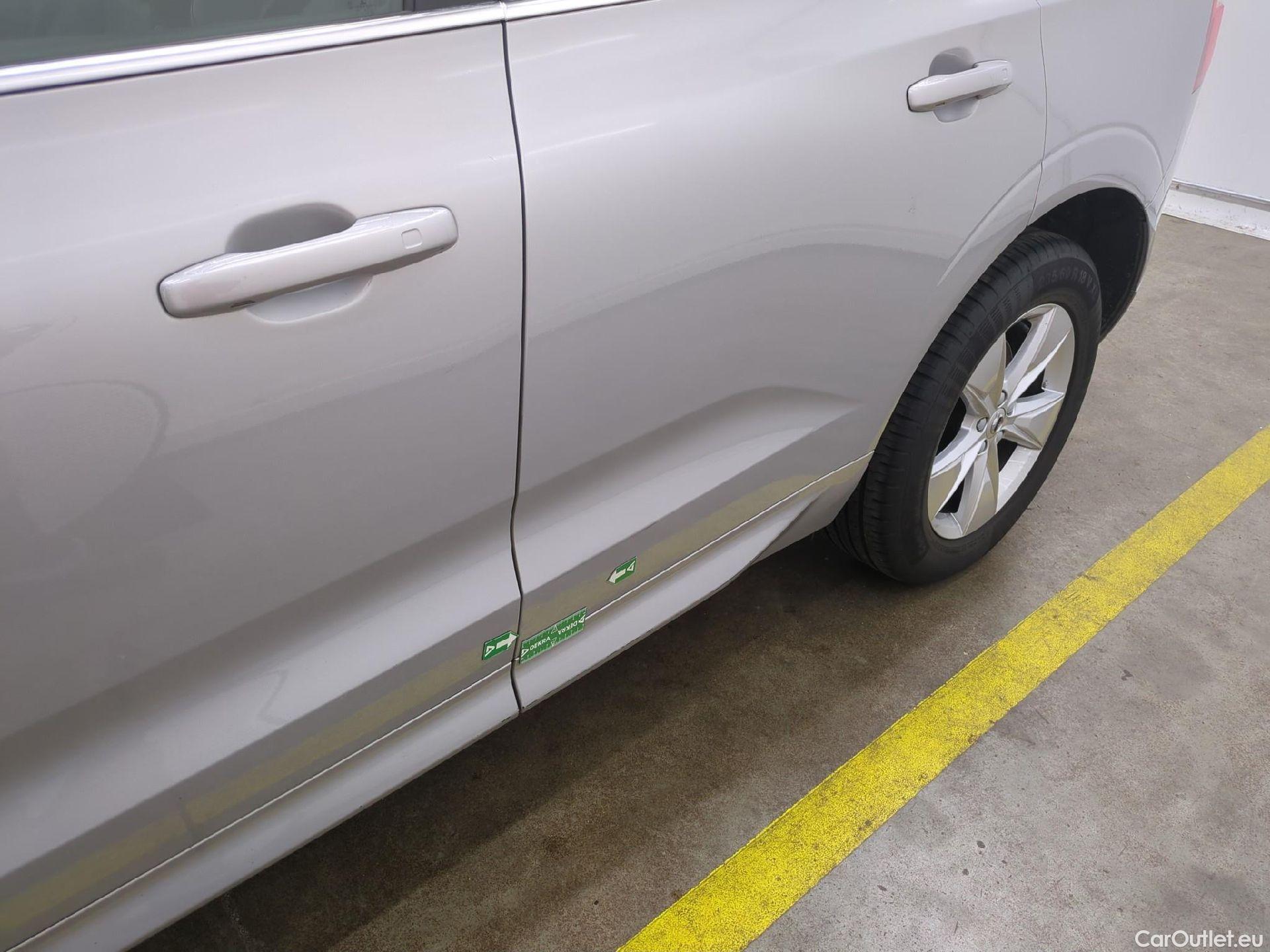  Volvo  XC60 VOLVO  / 2021 / 5P / SUV B4 197 Geartronic Start #24