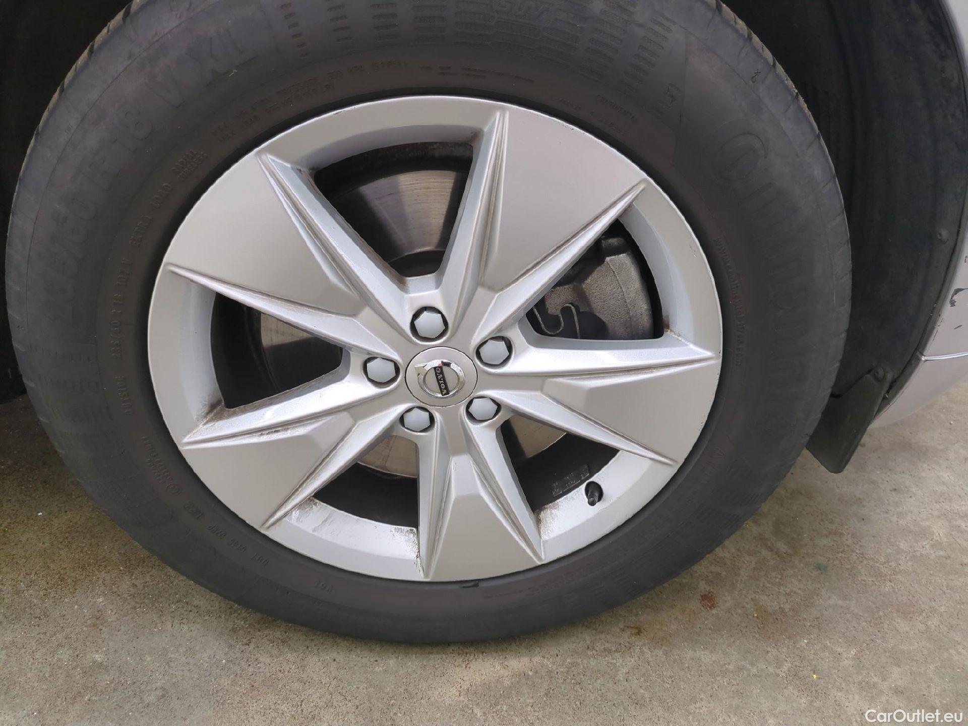  Volvo  XC60 VOLVO  / 2021 / 5P / SUV B4 197 Geartronic Start #6