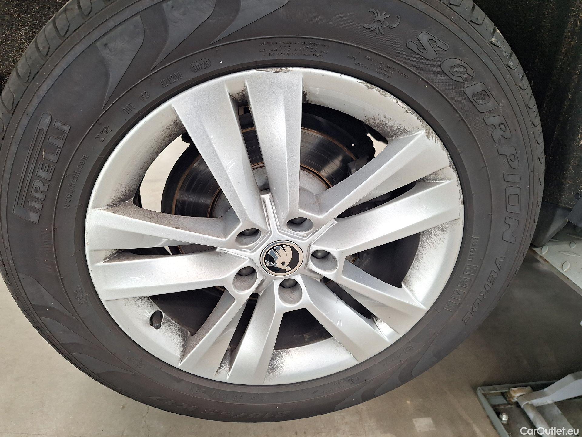  Skoda  Kodiaq Skoda,  FL'21, Skoda  1.5 TSI 110kW DSG7 Clever 5d #40