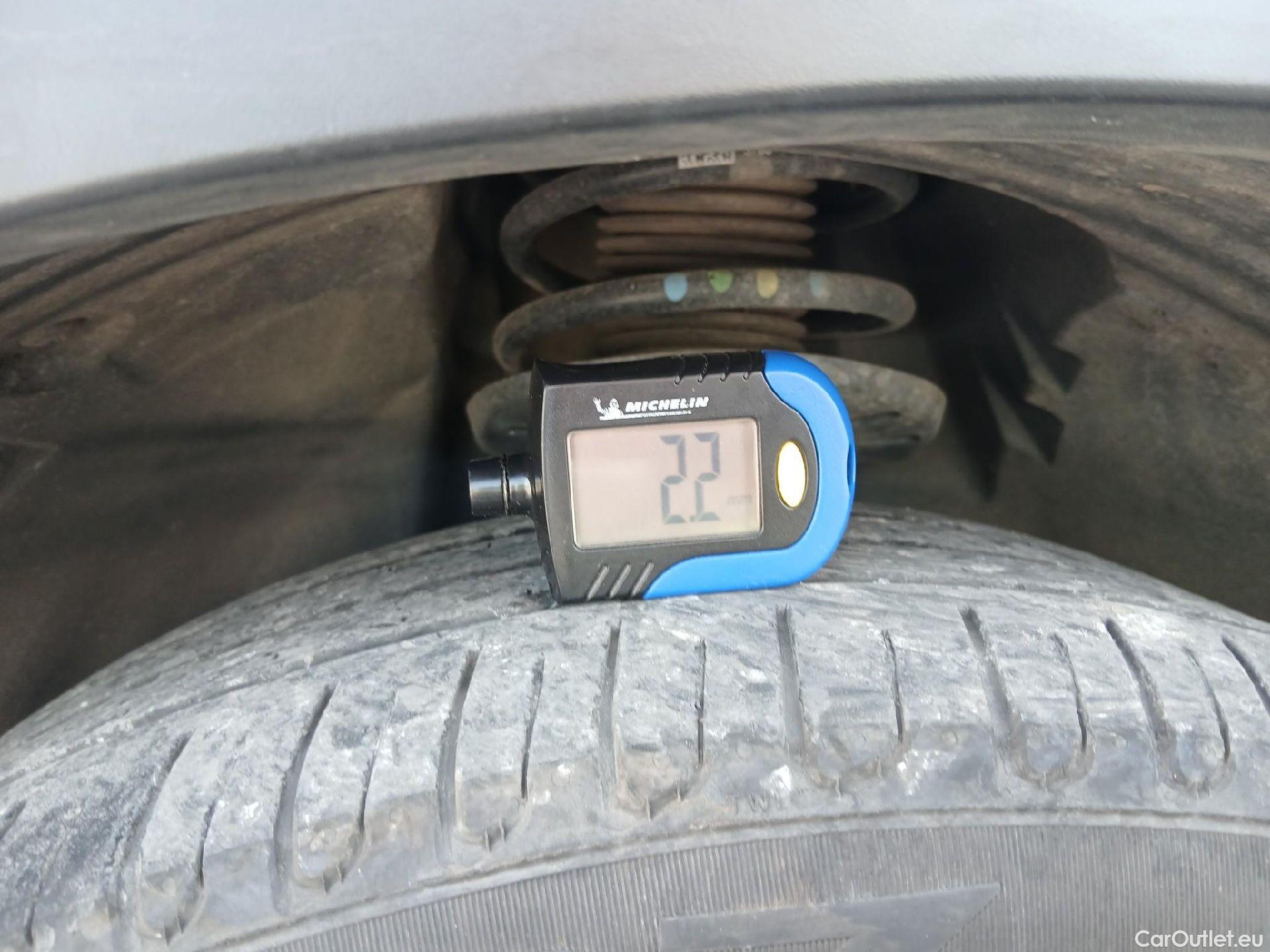  Citroen  C5 Aircross CITROEN  / 2022 / 5P / todoterreno BlueHdi 96kW (130CV) S&S EAT8 C Series(SP) #8
