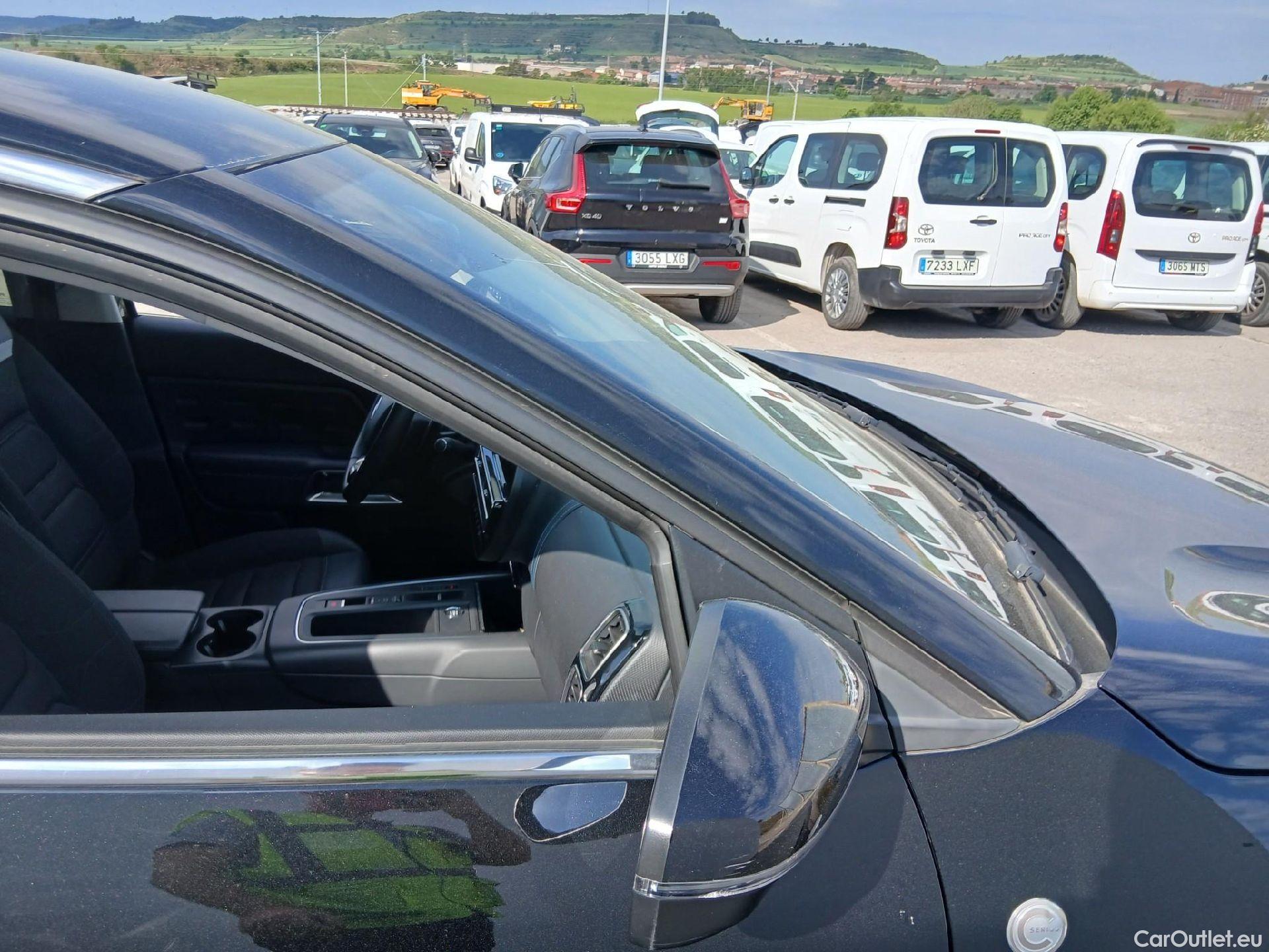  Citroen  C5 Aircross CITROEN  / 2022 / 5P / todoterreno BlueHdi 96kW (130CV) S&S EAT8 C Series(SP) #28