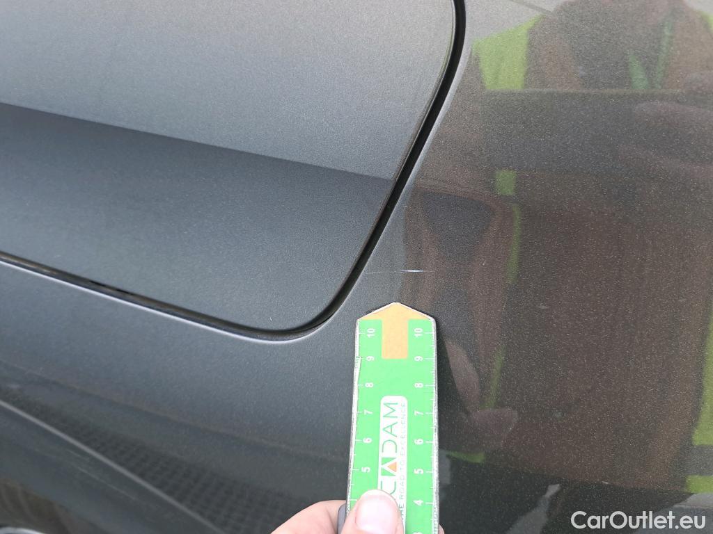  Peugeot  3008 PEUGEOT  Hybrid / 2020 / 5P / todoterreno 225 e-EAT8 Allure (AC2) #39