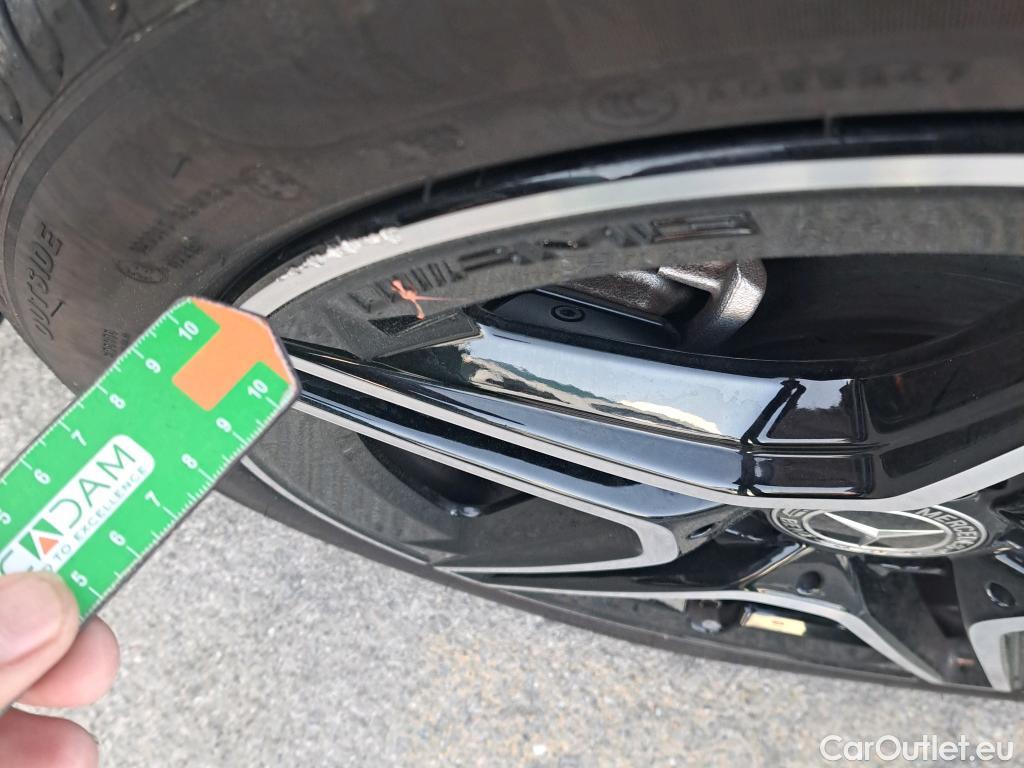  Mercedes  CLA-Klasse MERCEDES-BENZ CLA / 2019 / 4P / coupé CLA 250 e #4