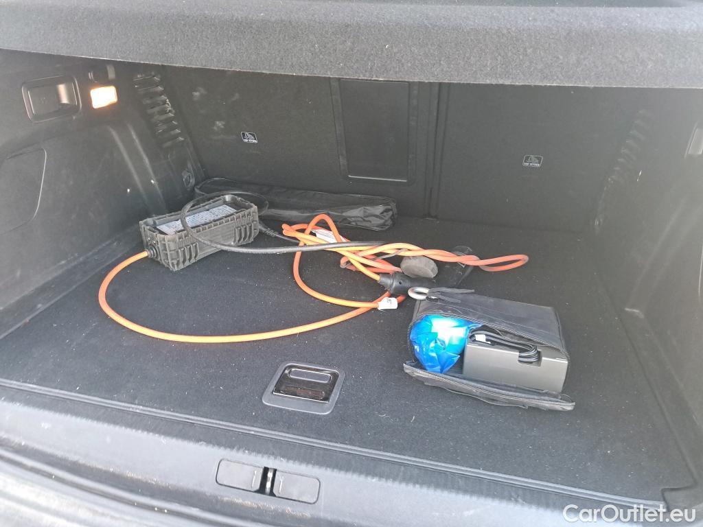  Peugeot  3008 PEUGEOT  Hybrid / 2020 / 5P / todoterreno 225 e-EAT8 Allure (AC2) #16
