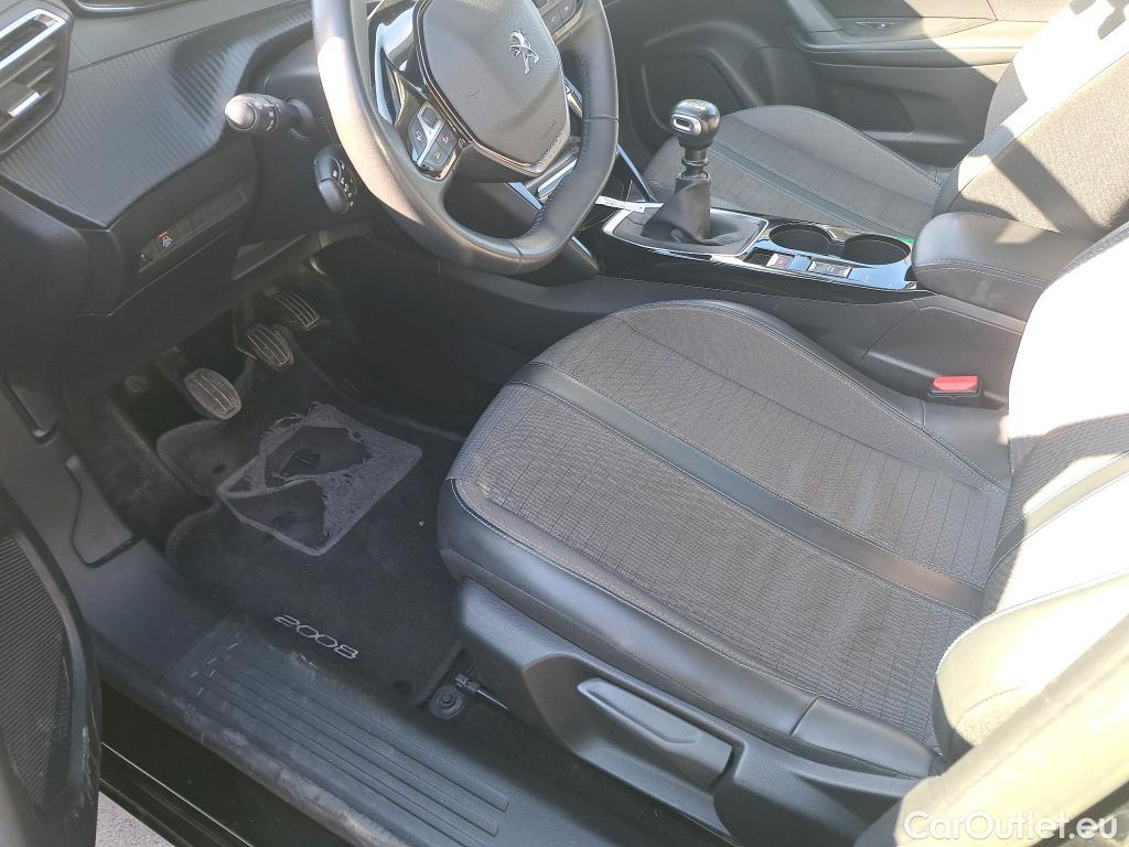  Peugeot  2008 PEUGEOT  / 2019 / 5P / todoterreno Allure BlueHDI 81kW (110CV) #15