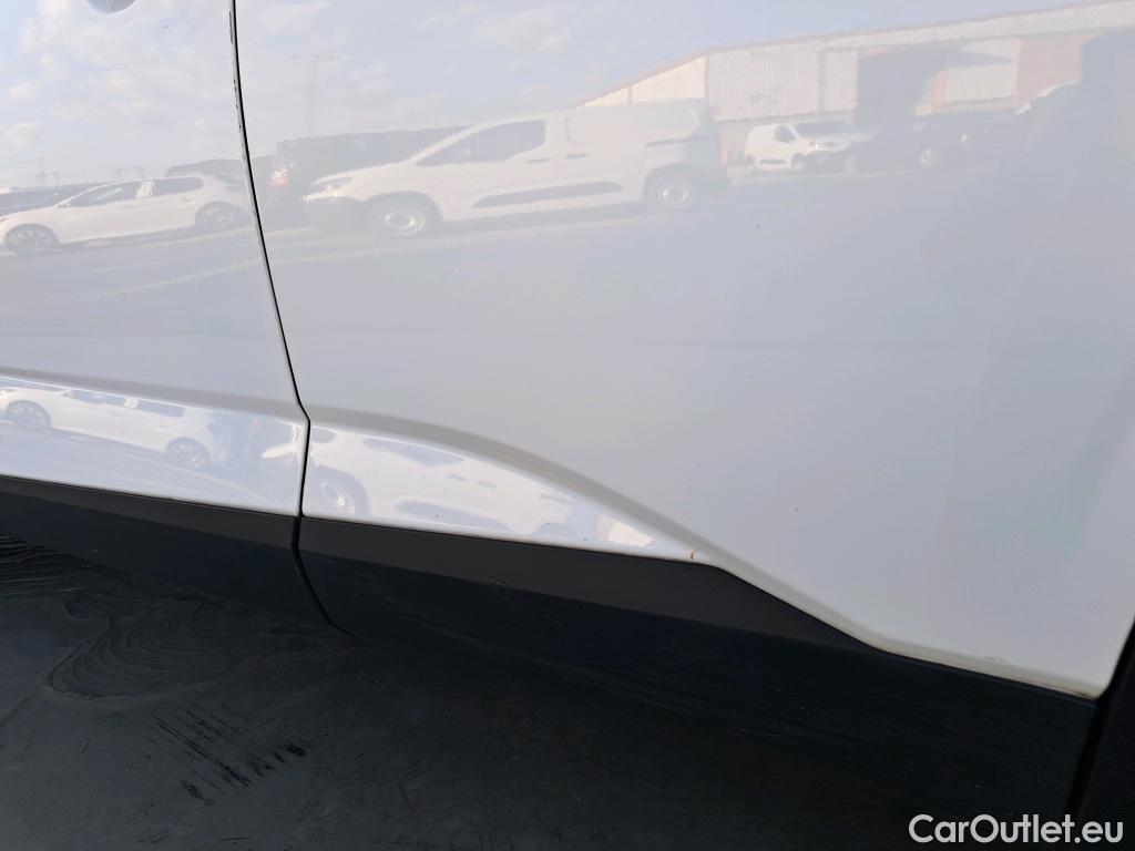  Nissan  Qashqai NISSAN  / 2021 / 5P / todoterreno DIG-T 103kW (140CV) mHEV 4x2 Acenta #40